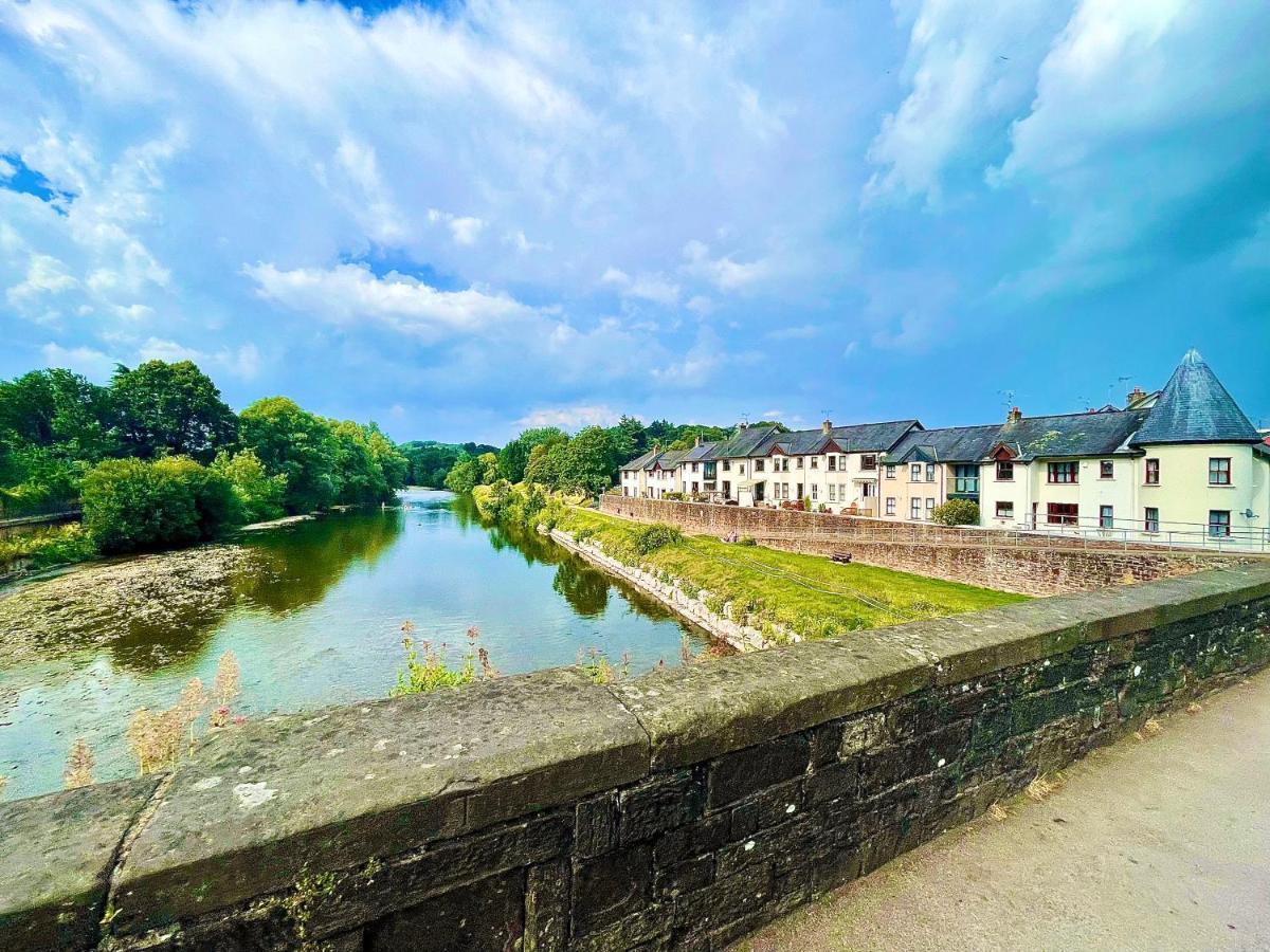 Penderi House Usk With Cymru Holidays Exterior photo
